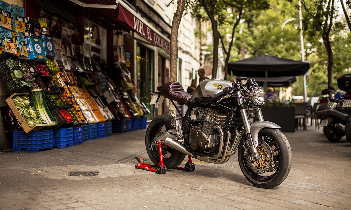 XTR Pepo Suzuki Bandit cafe racer