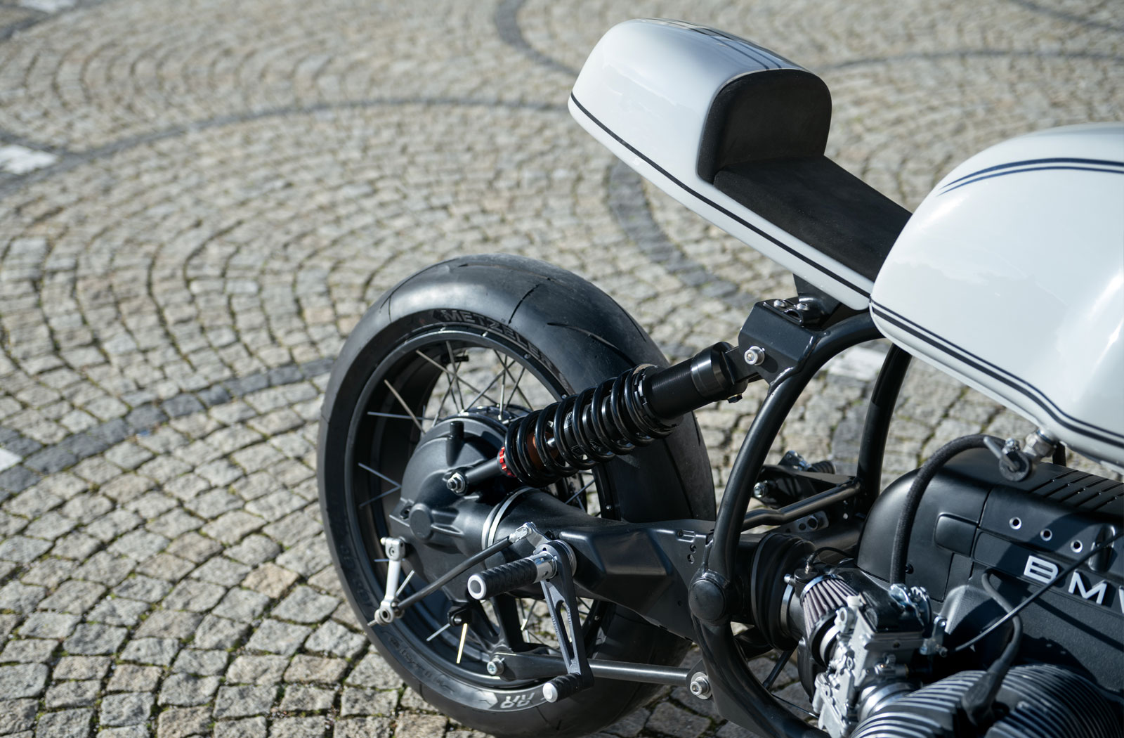 Diamond Atelier BMW R100R Paralever cafe racer