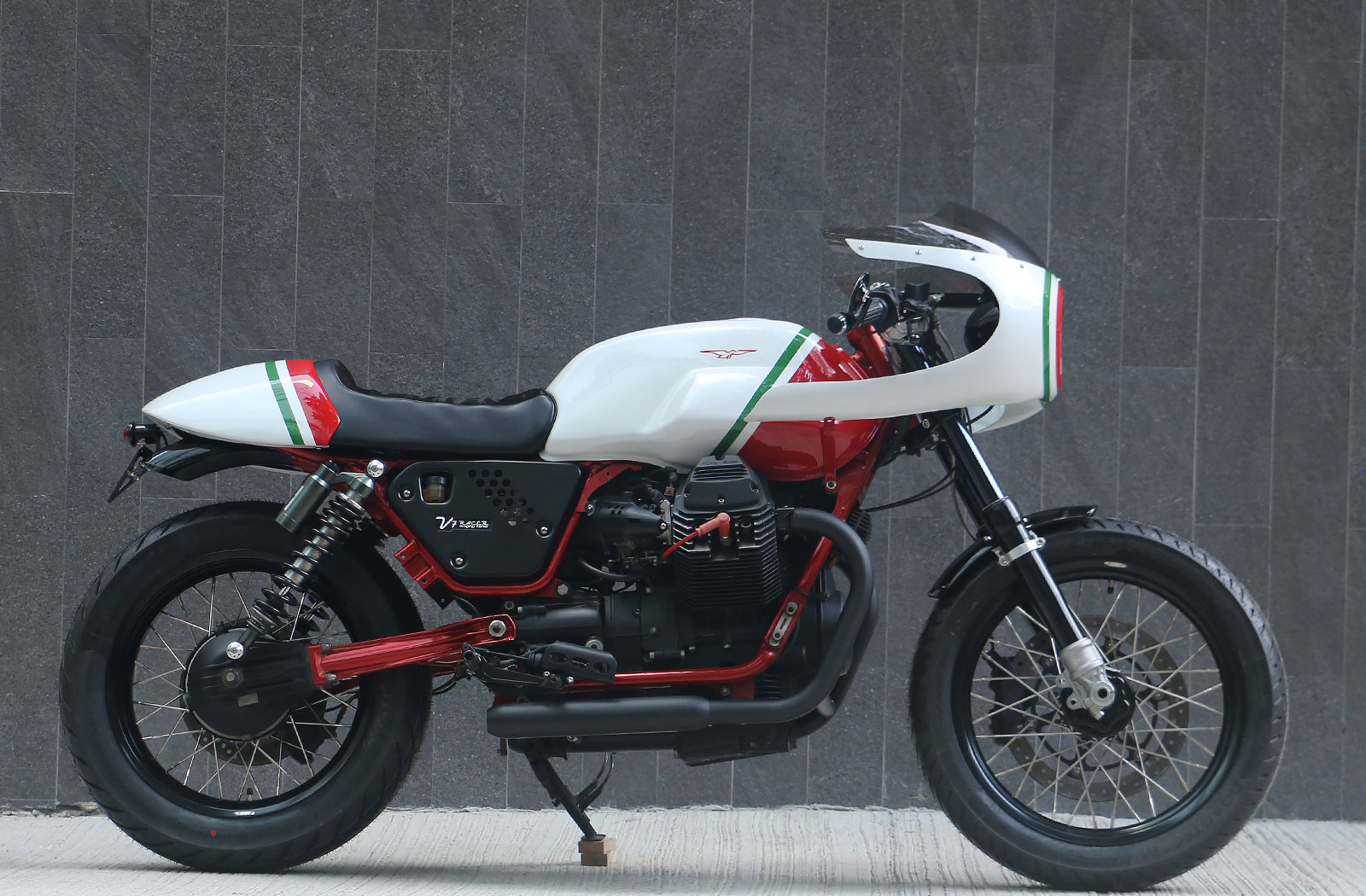 Angry Lane Moto Guzzi V7 Racer