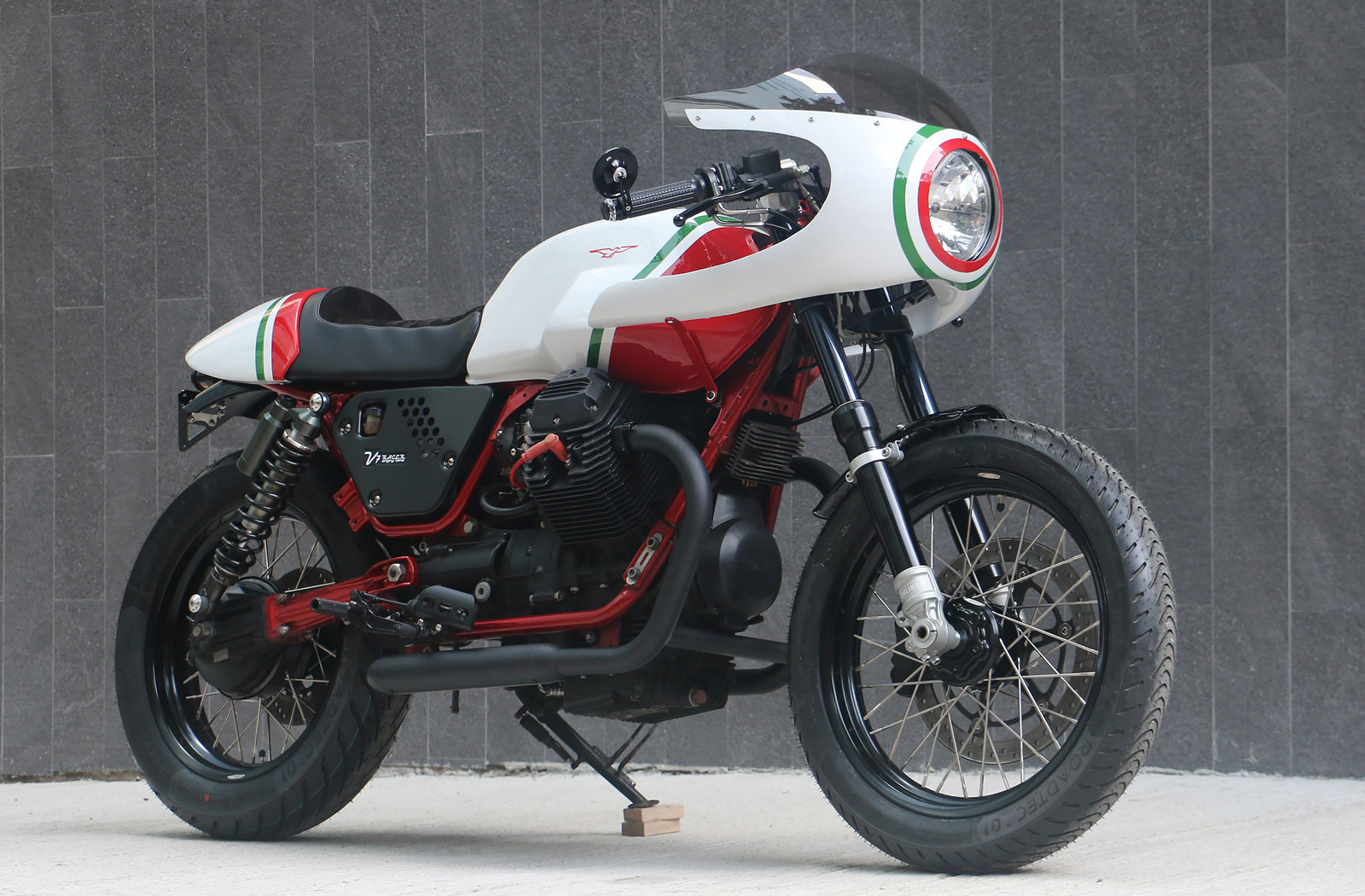 Angry Lane Moto Guzzi V7 Racer